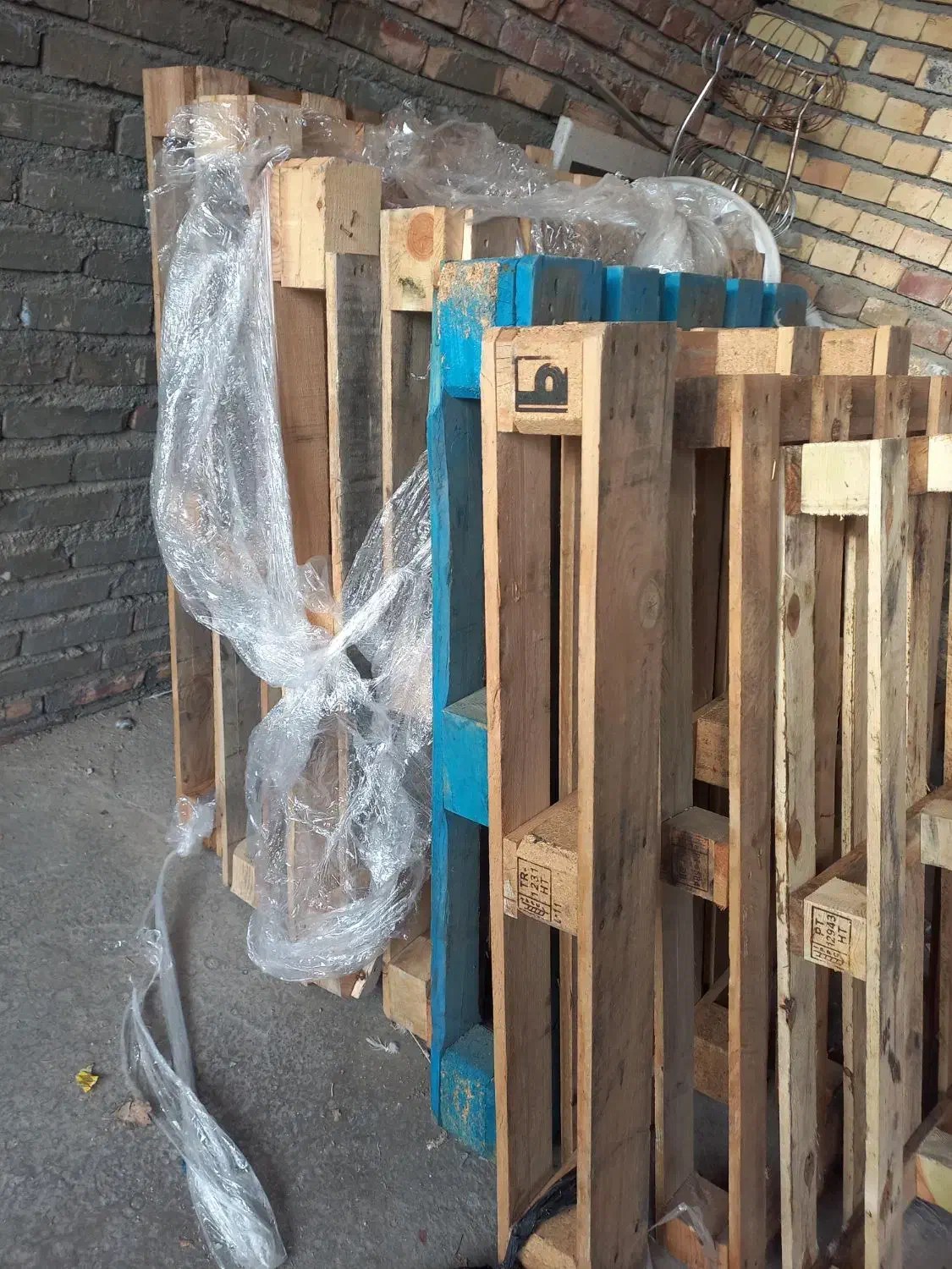 پالت چوبی|ابزارآلات|خوی, |دیوار