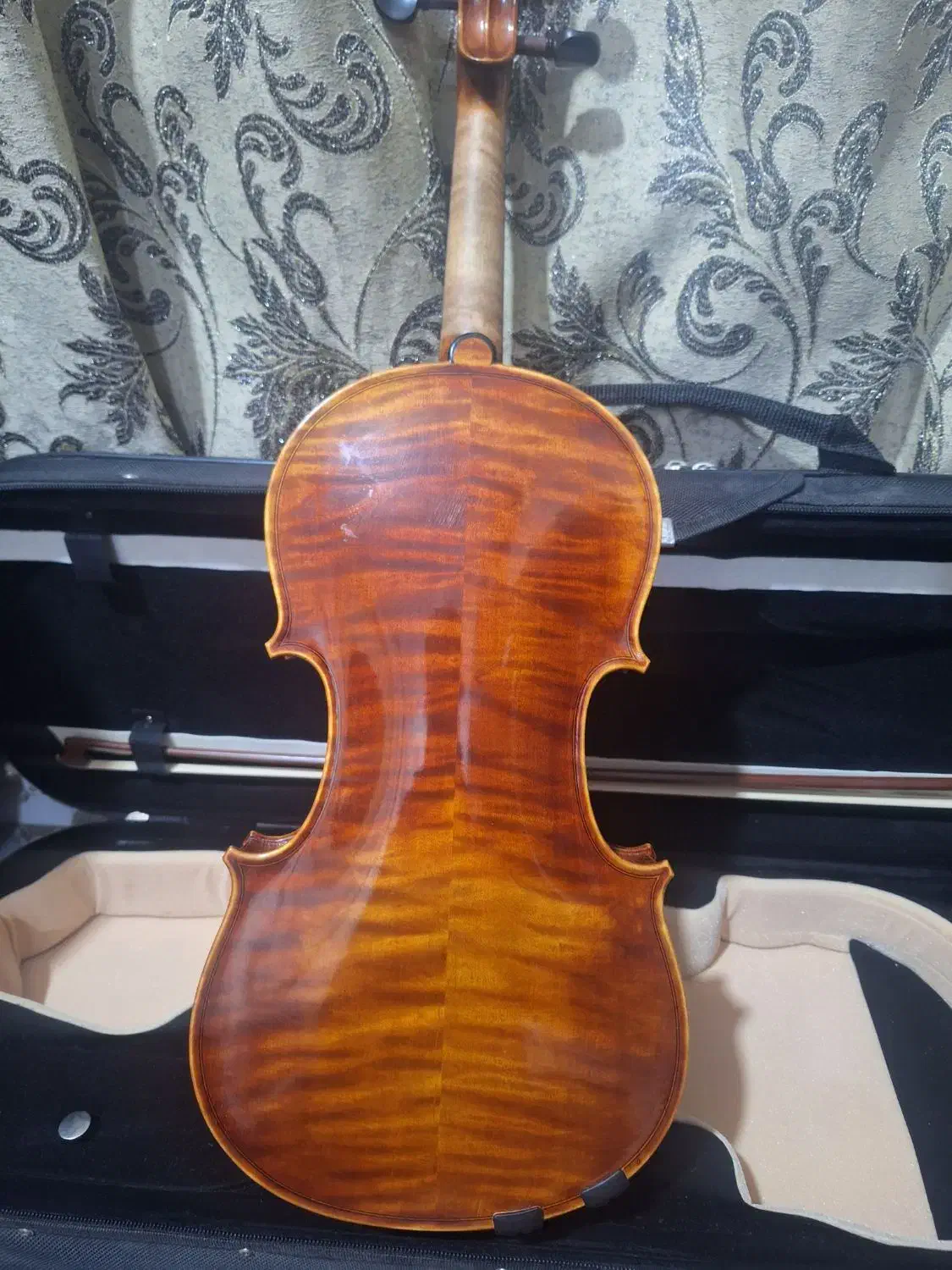 ویولن|ویولن|شهرکرد, |دیوار