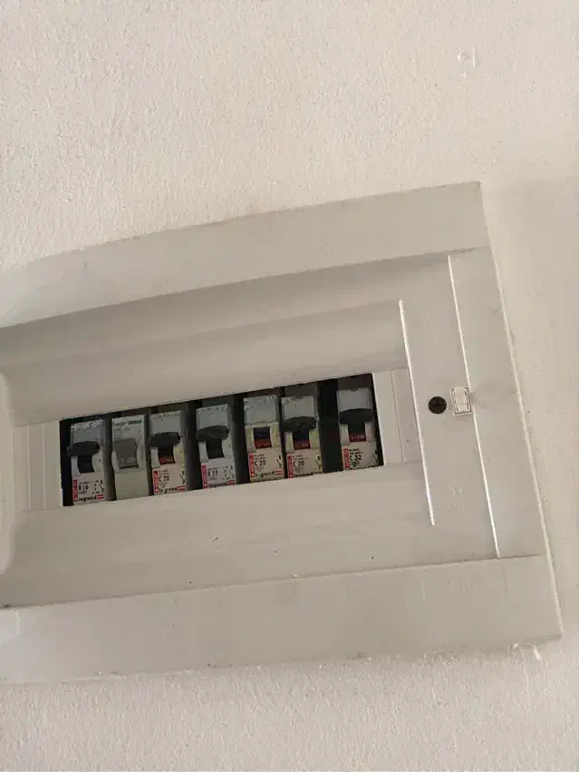 آب و برق|خدمات پیشه و مهارت|کیش, |دیوار