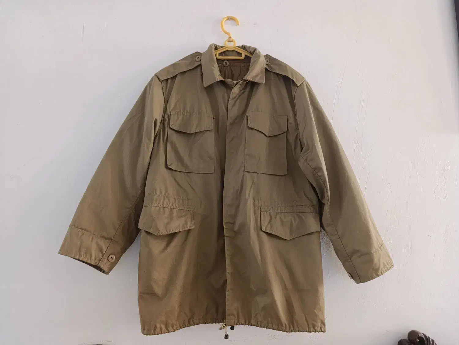 اورکت|لباس|قم, ولیعصر|دیوار