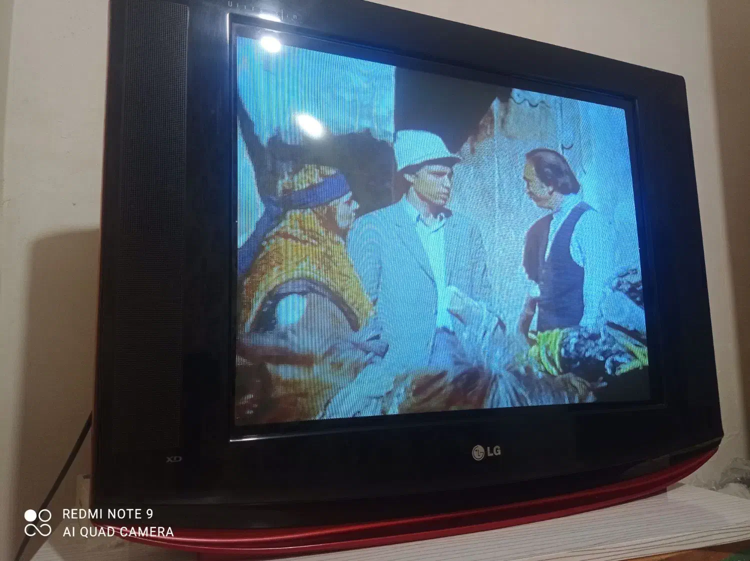 یک دستگاه تلویزیون 29 الجی رنگ مشکی|تلویزیون و پروژکتور|گلبهار, شهر جدید گلبهار|دیوار