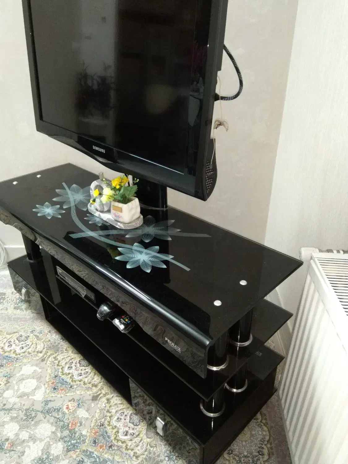 LCD سامسونگ اصل کره ای همراه با کنترل|تلویزیون و پروژکتور|قم, پردیسان|دیوار