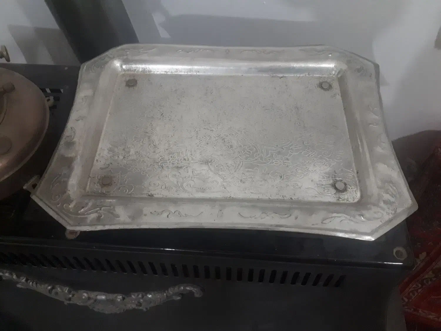 سینی مسی بسیار قدیمی|کلکسیون اشیاء عتیقه|سبزوار, رضوی|دیوار