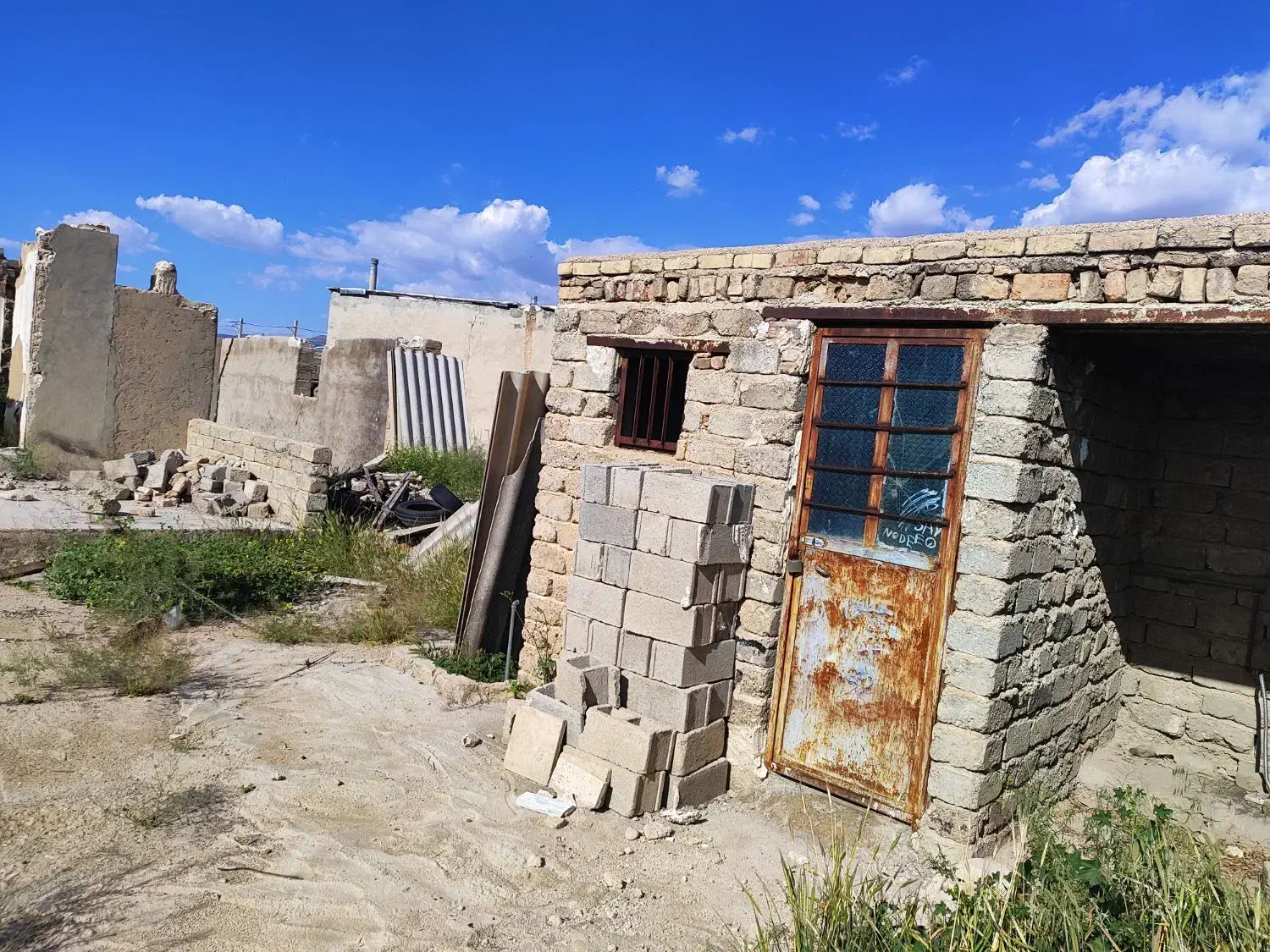 فروش منزل کلنگی غیرقابل سکونت|فروش زمین و ملک کلنگی|فیروزآباد (فارس), |دیوار