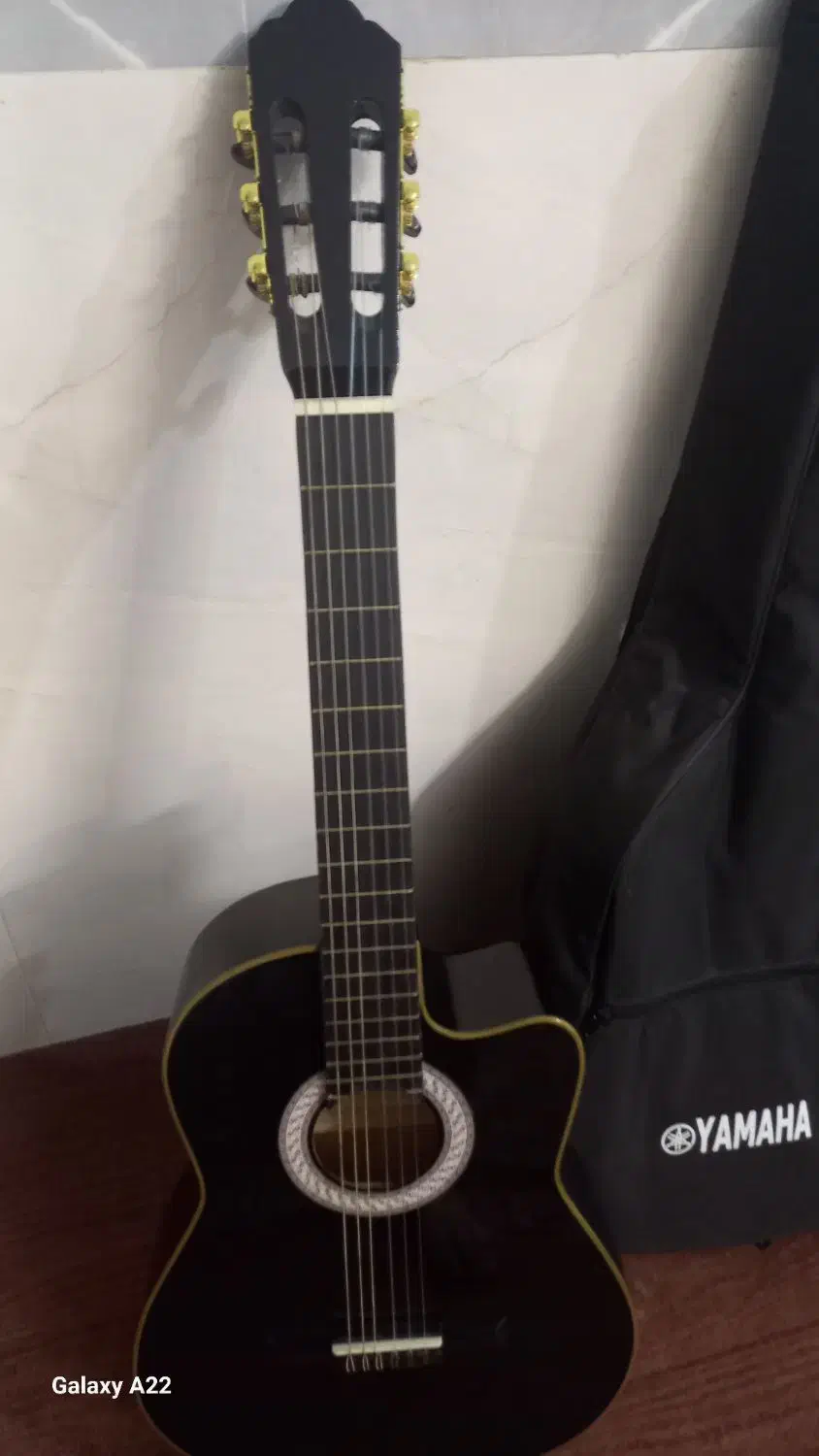 گیتار یاماها نونو|گیتار، بیس، امپلیفایر|کرمان, |دیوار