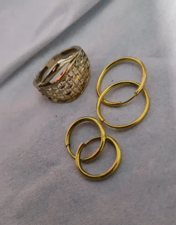 مقداری طلا در حد نو|جواهرات|شهریار, شهریار|دیوار