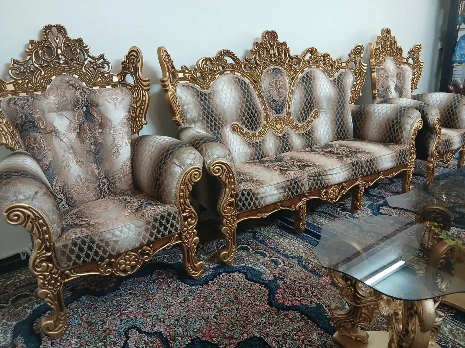 مبلمان سلطنتی ۷ نفره|مبلمان خانگی و میز عسلی|اصفهان, فرودگاه شهید بهشتی|دیوار