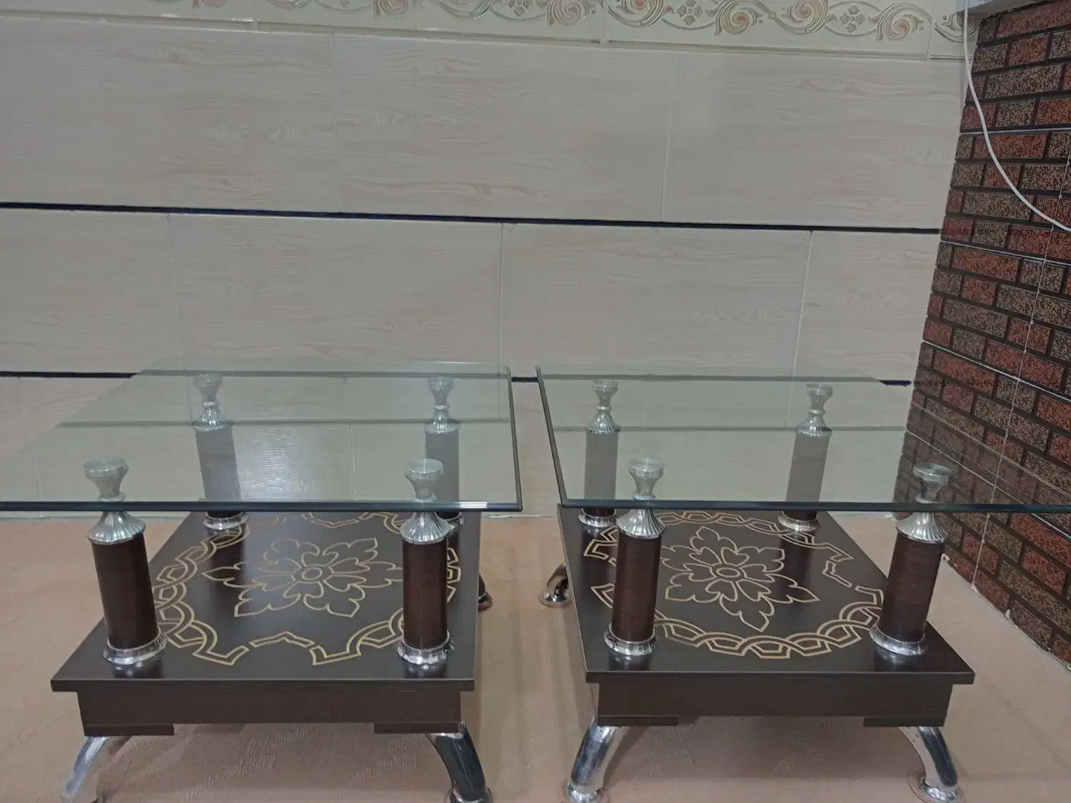 دو عددعسلی درحد نو|مبلمان خانگی و میز عسلی|باوله, |دیوار