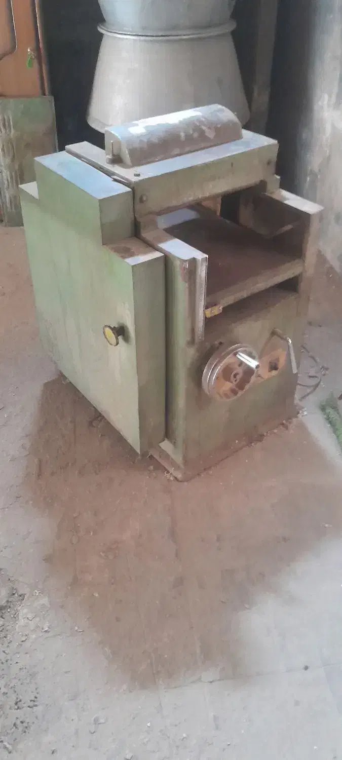 تعدادی دستگاه نجاری وچوب بری سالم به فروش میرسد|ماشینآلات صنعتی|شیراز, فرگاز|دیوار