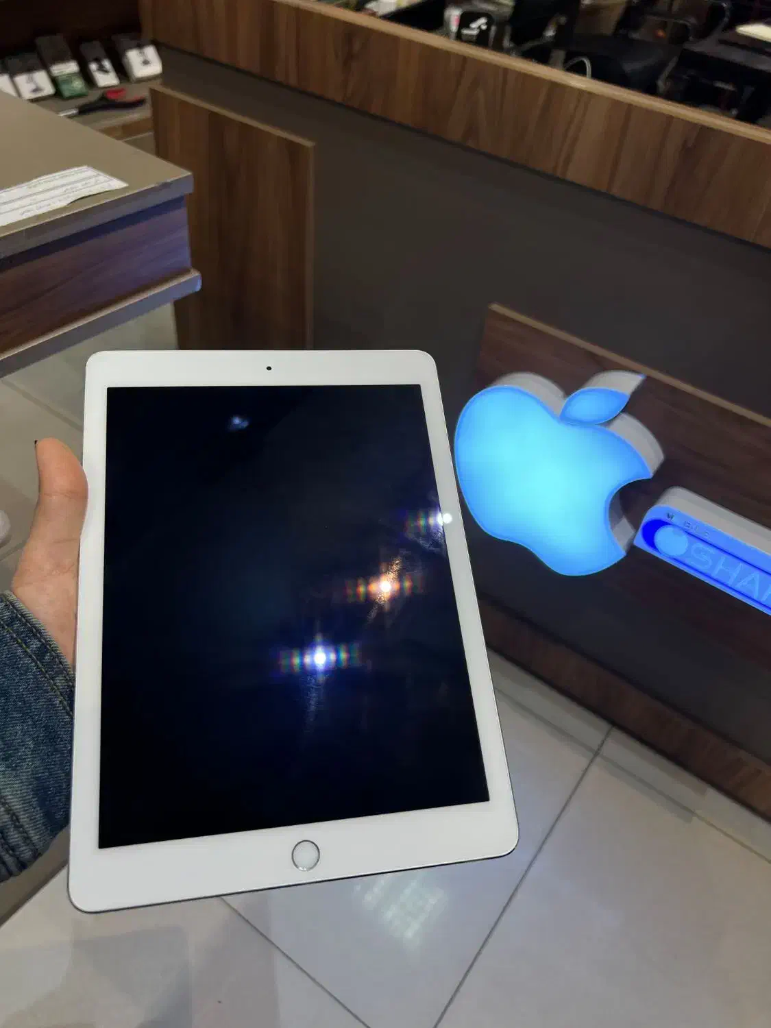 iPad pro|تبلت|مشهد, شهید فرامرز عباسی|دیوار