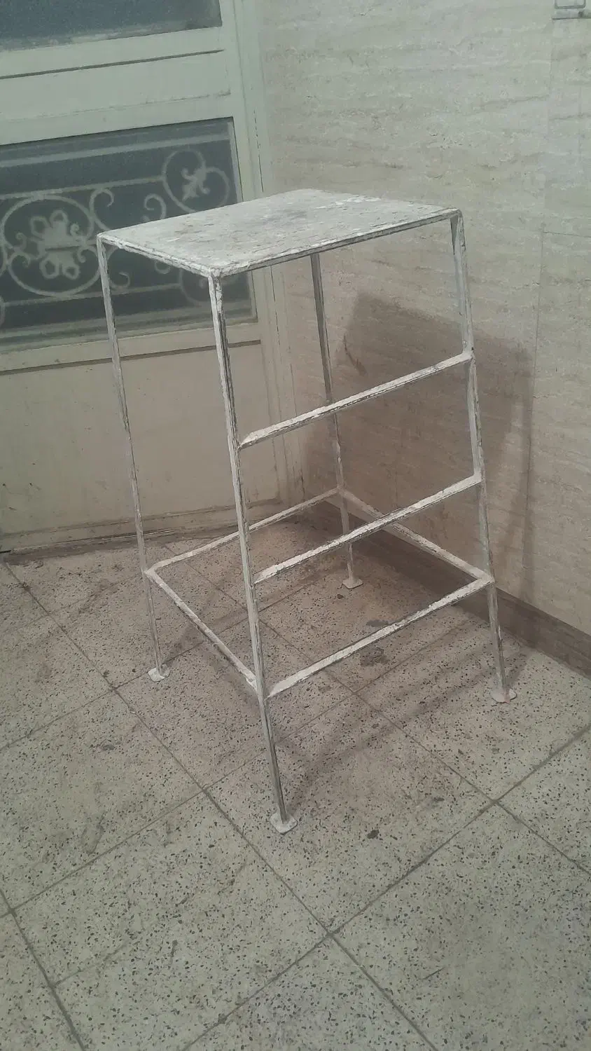 چارپایه سالم آهنی محکم وتمیز|ابزارآلات|همدان, |دیوار