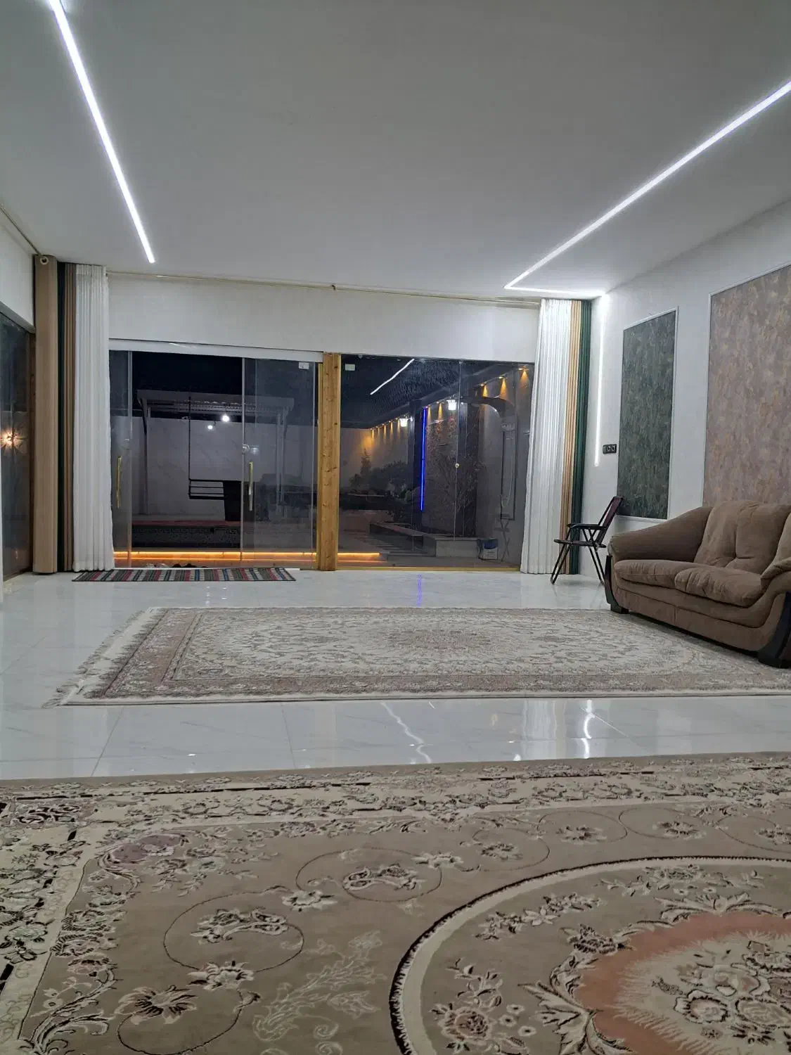 ویلا ۴۰۰ متری اجاره ای|اجارهٔ کوتاه‌مدت ویلا و باغ|فلاورجان, |دیوار