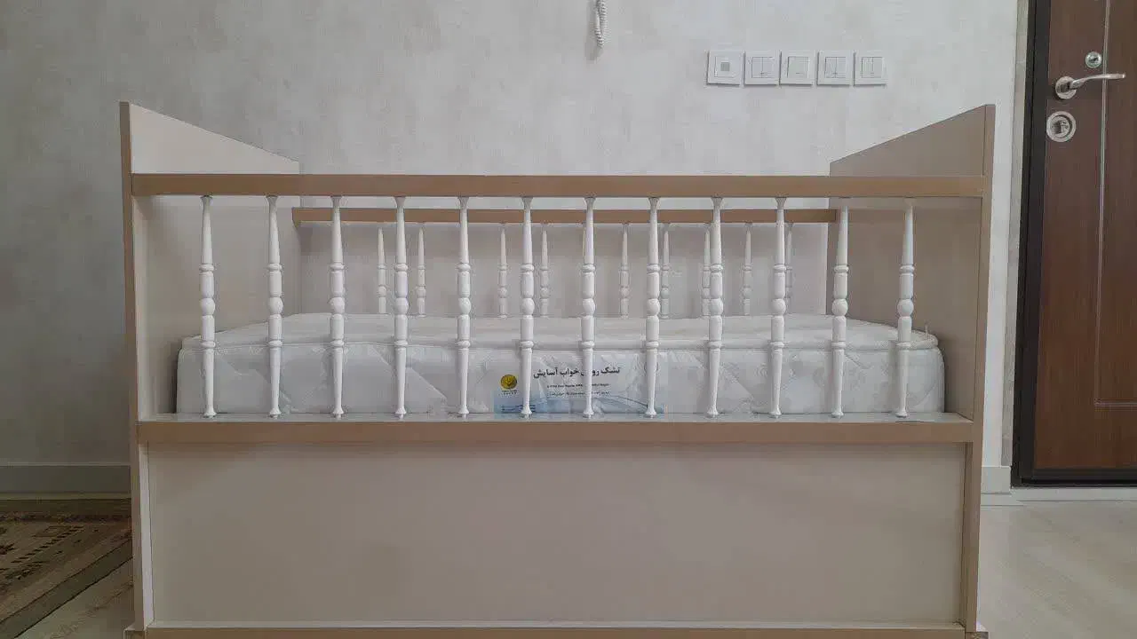 تخت و تشک کودک|تشک تختخواب|هشتگرد, هشتگرد قدیم|دیوار