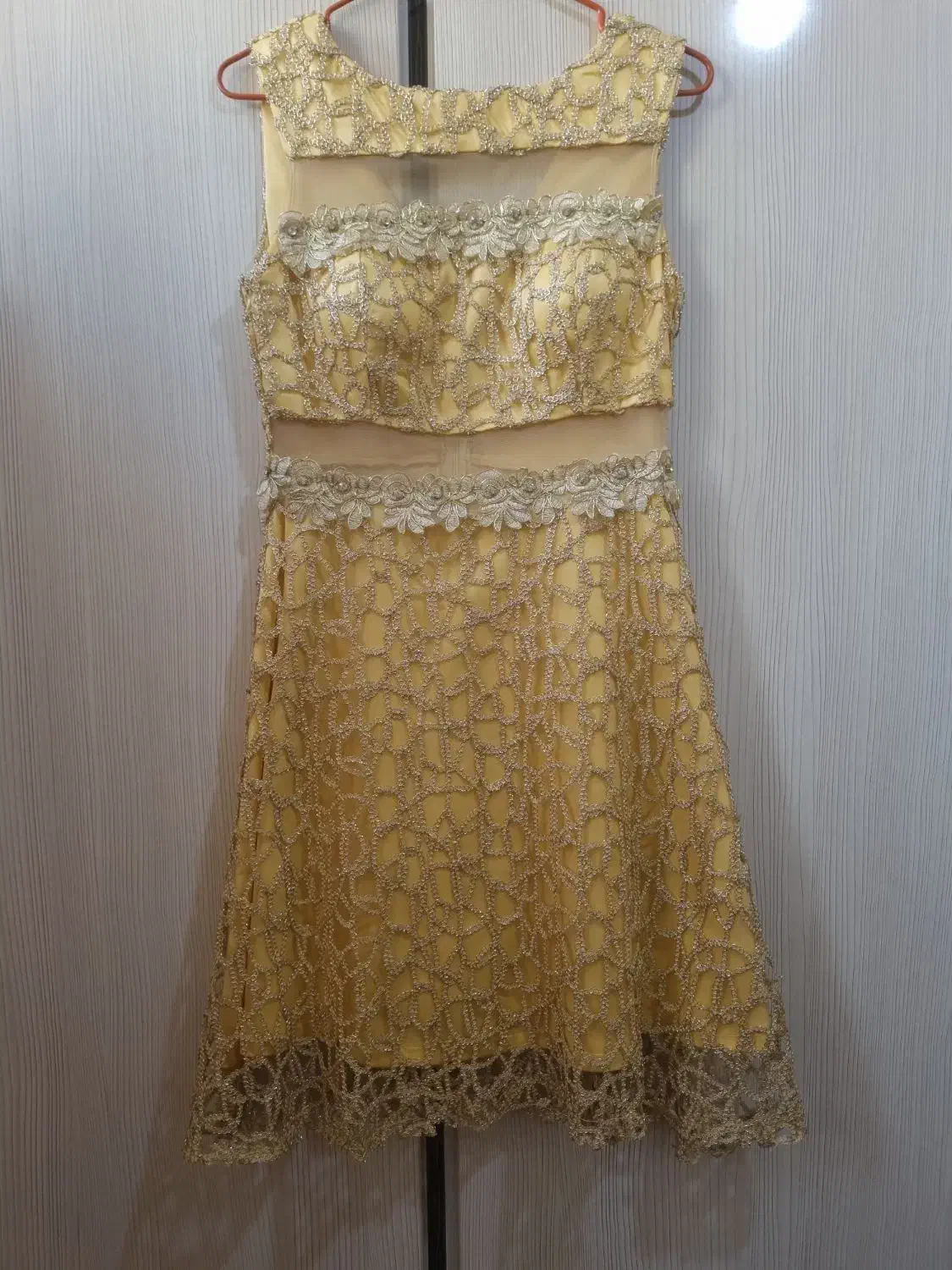 پیراهن مجلسی کوتاه زنانه|لباس|شاهینشهر, نبوت|دیوار