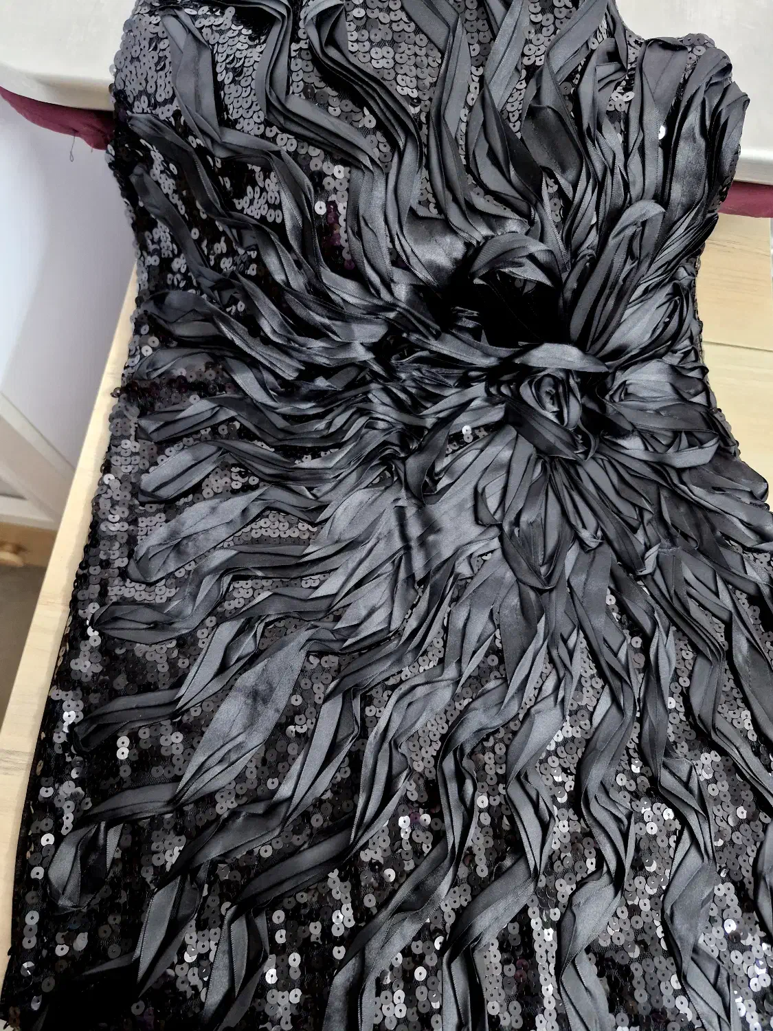 پیراهن مجلسی|لباس|آمل, |دیوار