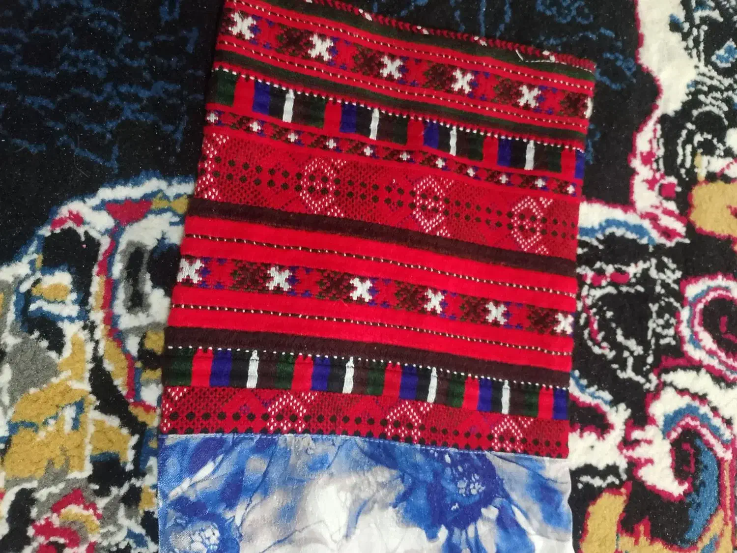 دوزنده زیاستین هستم|لباس|ایرانشهر, |دیوار