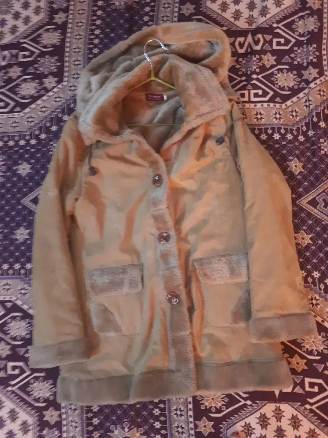 بارونی|لباس|کرج, شهرک بهداری|دیوار