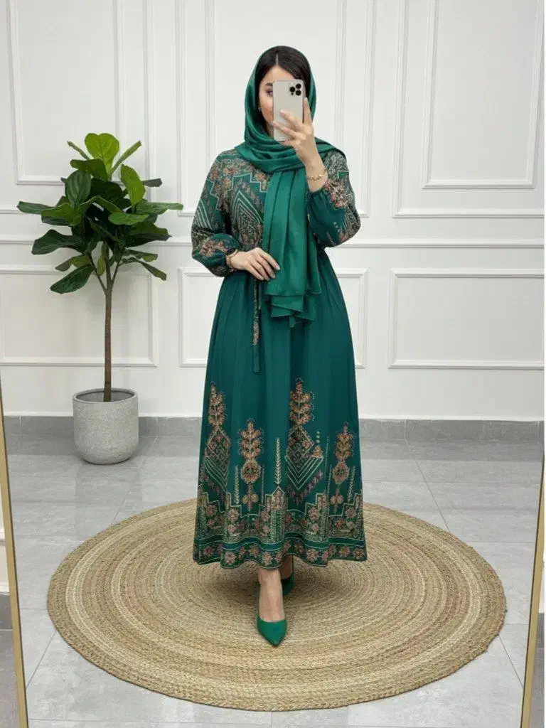 قصری|لباس|سنندج, |دیوار