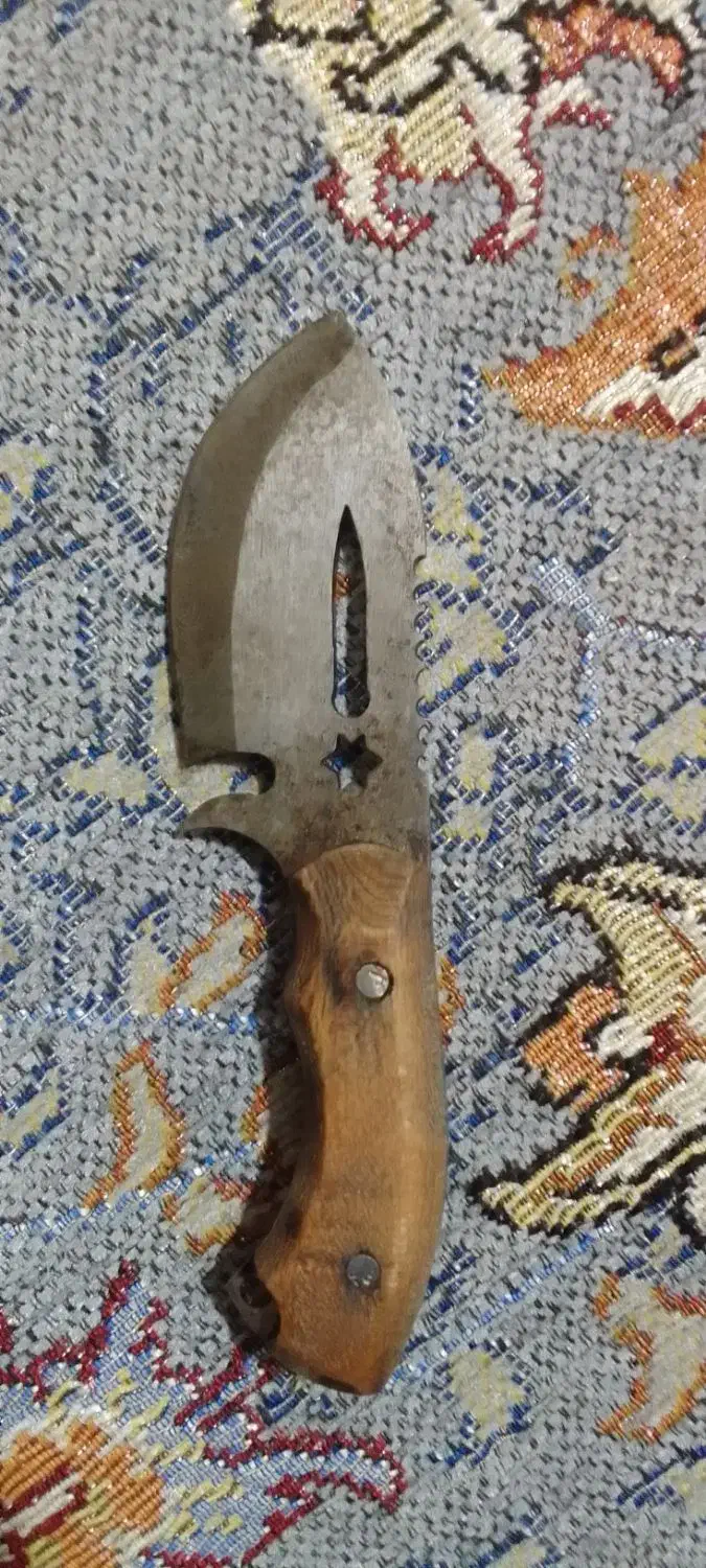 چاقو قیمت ۳۰۰|کلکسیون اشیاء عتیقه|دورود, |دیوار