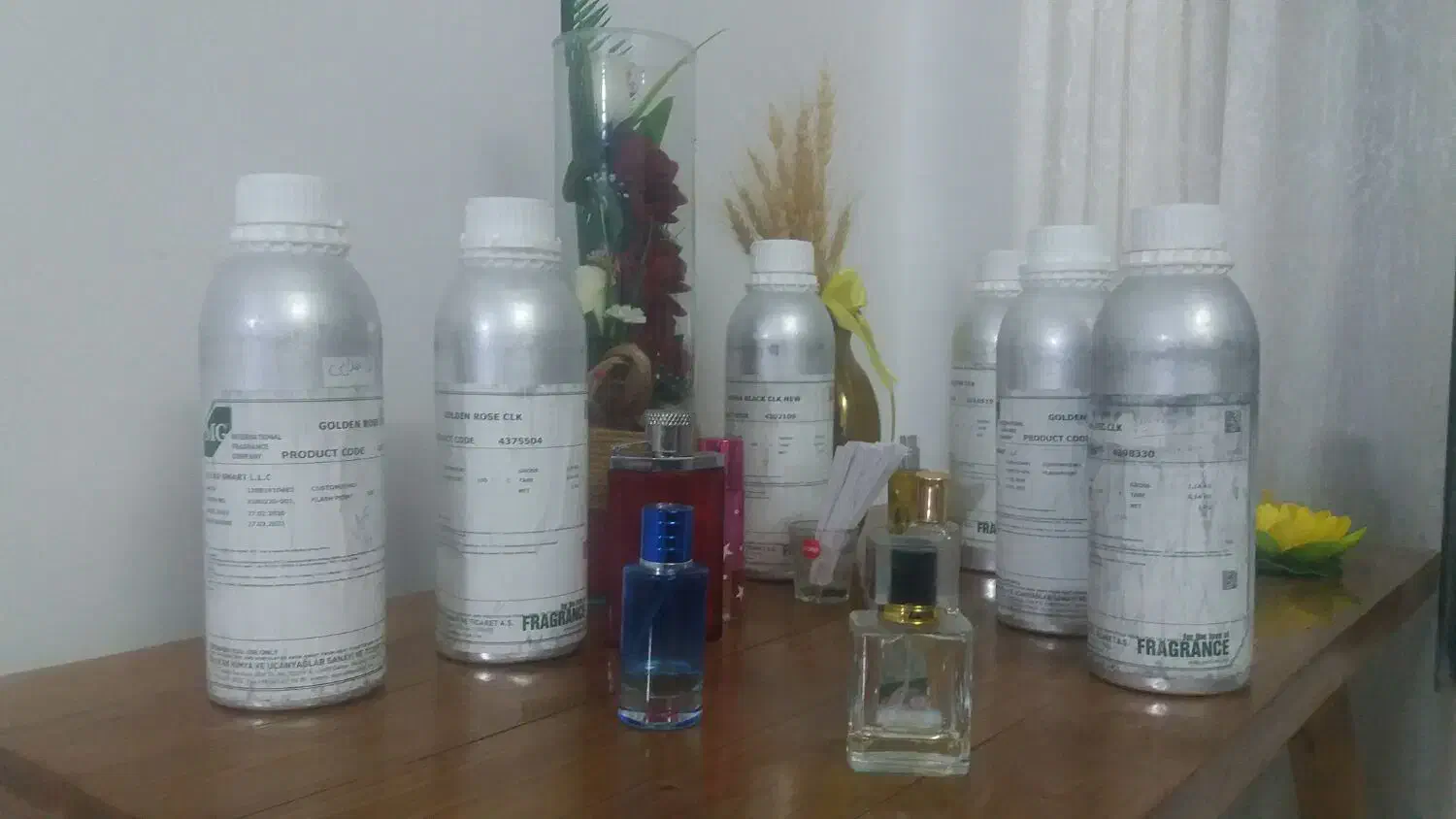 عطر فرگرانس برند اصل(زیرقیمت عمده )|آرایشی، بهداشتی، درمانی|شیراز, شهرک صدا و سیما|دیوار