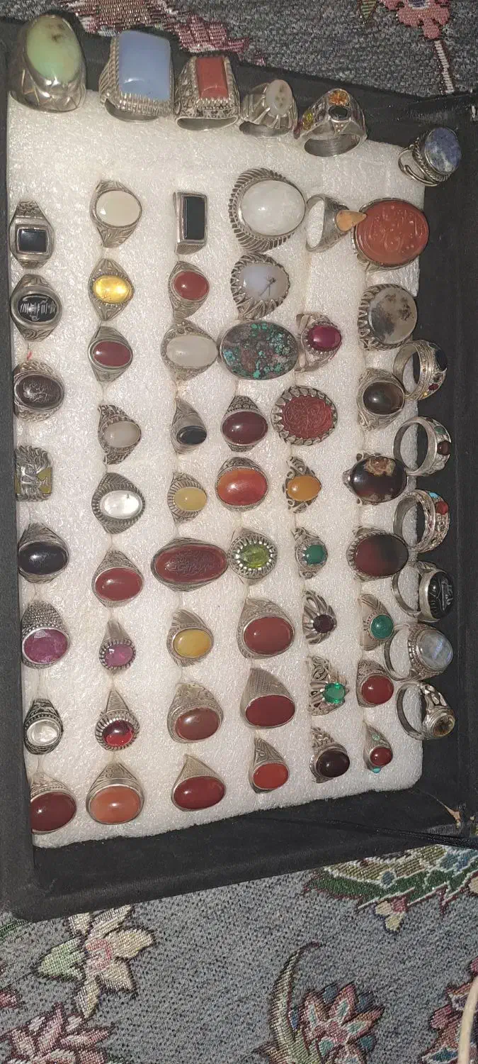 تعدادی انگشتر نقره عیار بالا با سنگهای اصل|جواهرات|شاهین‌شهر, شهرک گلدیس|دیوار