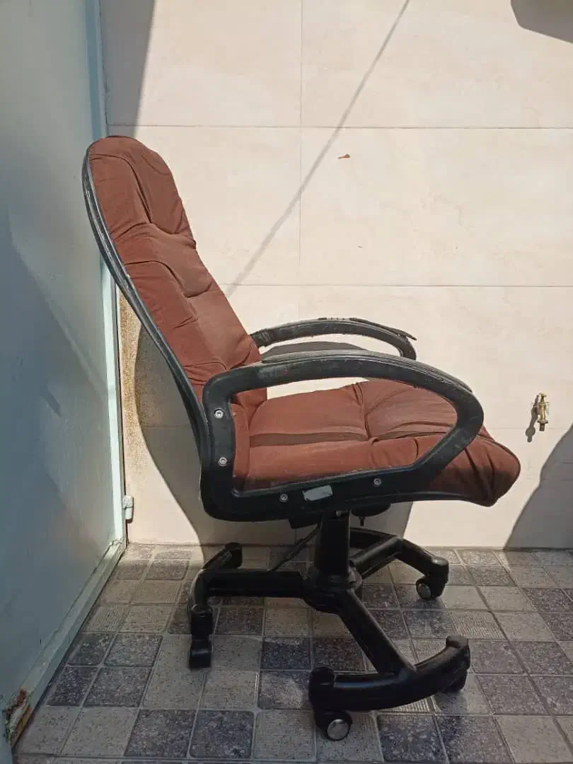 صندلی|صندلی و نیمکت|اهواز, منبع اب|دیوار