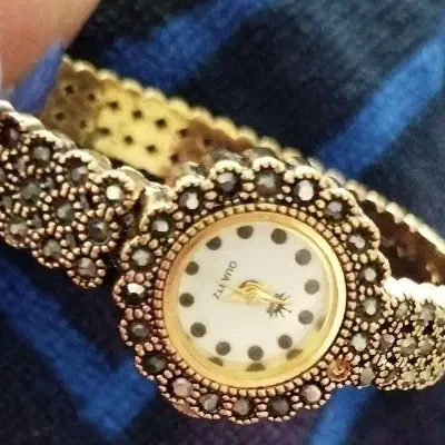 ساعت سیاه قلم|ساعت|بروجرد, |دیوار