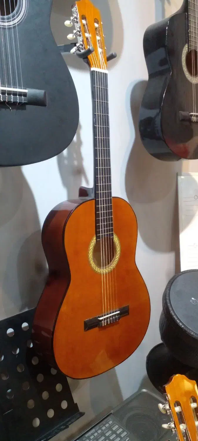 ۱۰ عدد گیتار  طرح  یاماها  کیفیت  عالی  و خوش صدا|گیتار، بیس، امپلیفایر|شهریار, شهریار|دیوار