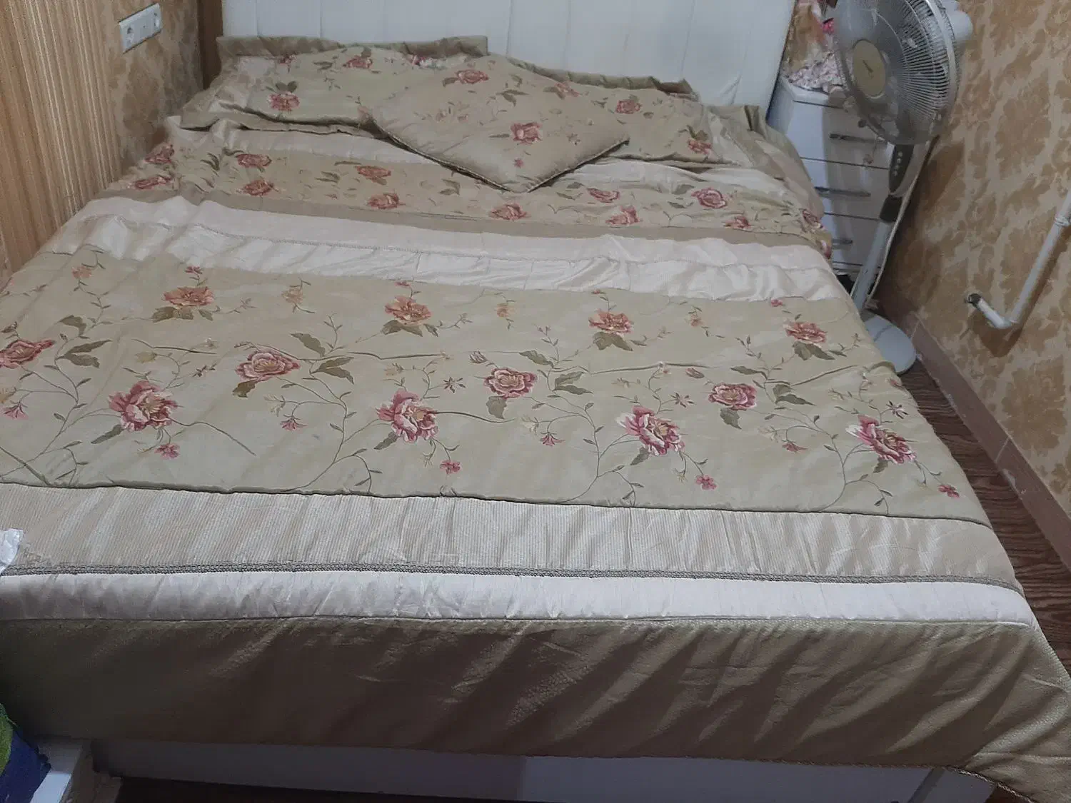 روتختی دو نفره خارجی همراه ۳روبالشی|سرویس روتختی|صومعه‌سرا, |دیوار