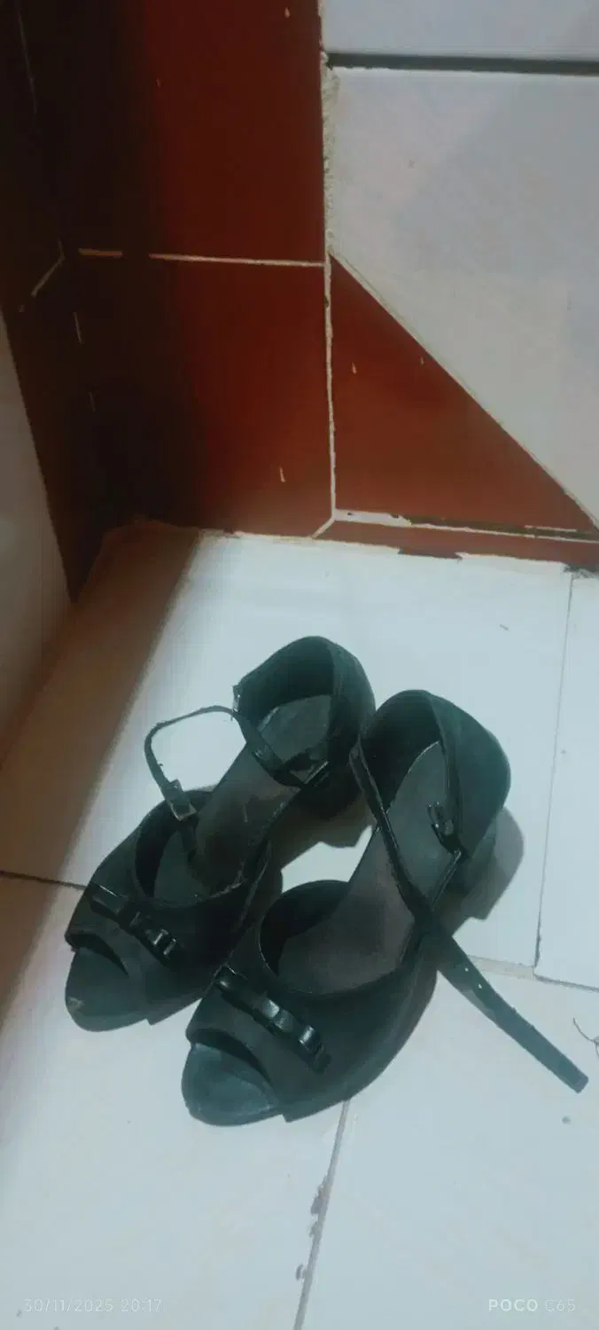 سندل|کیف، کفش، کمربند|بهبهان, |دیوار