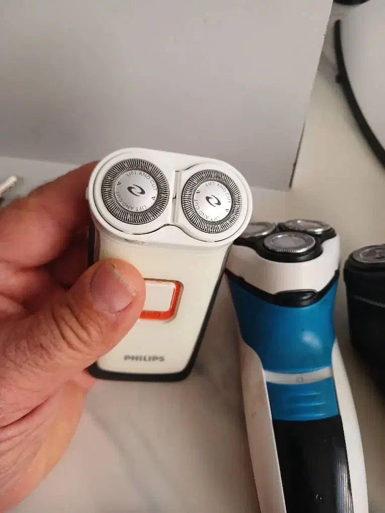 تعدادی ریش تراش فیلیپس اصلی|آرایشی، بهداشتی، درمانی|تهران, شهرک فرهنگیان|دیوار