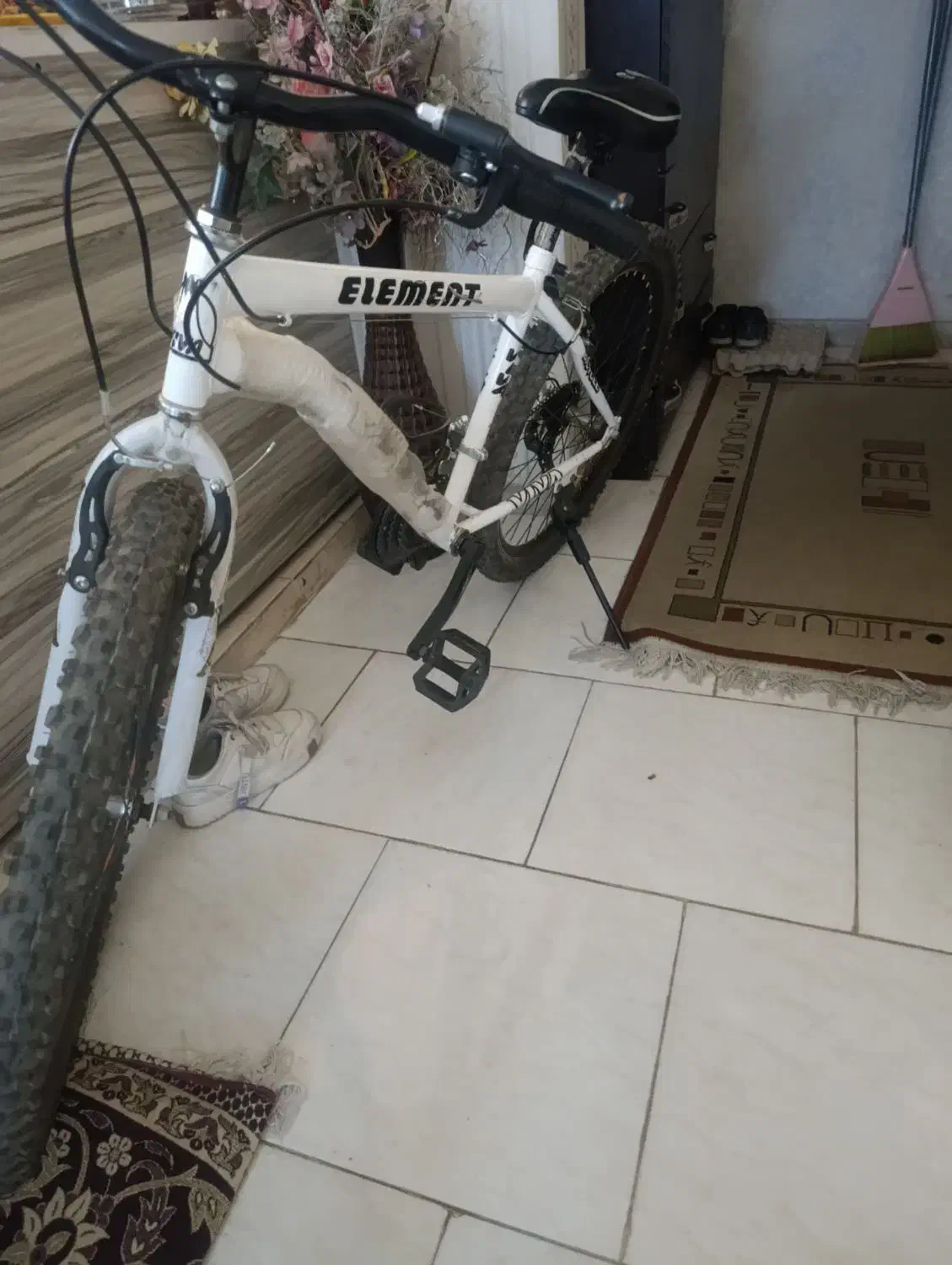 دوچرخه  ویوا|دوچرخه، اسکیت، اسکوتر|پرند, فاز ۶|دیوار