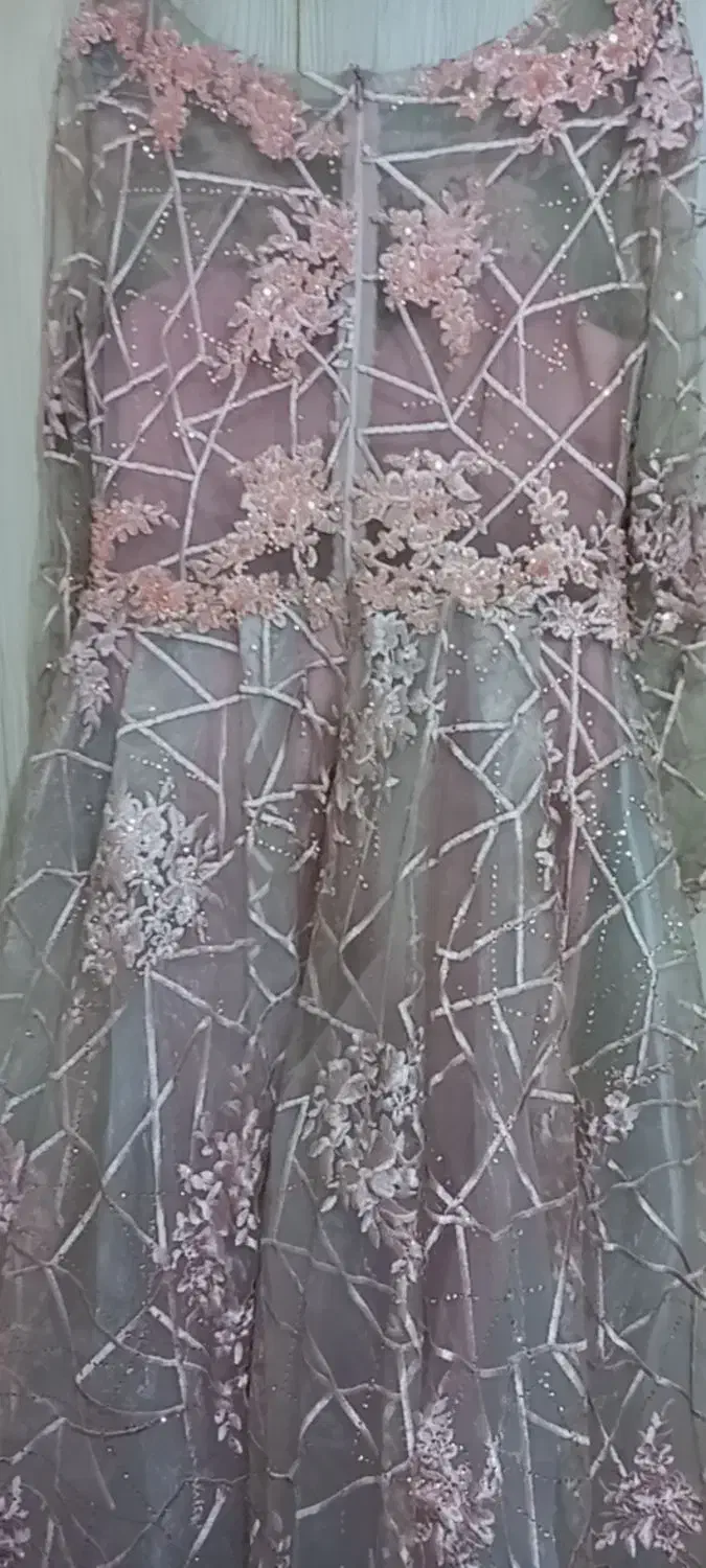 لباس مجلسی سنگدوزی|لباس|لاهیجان, گلستان|دیوار