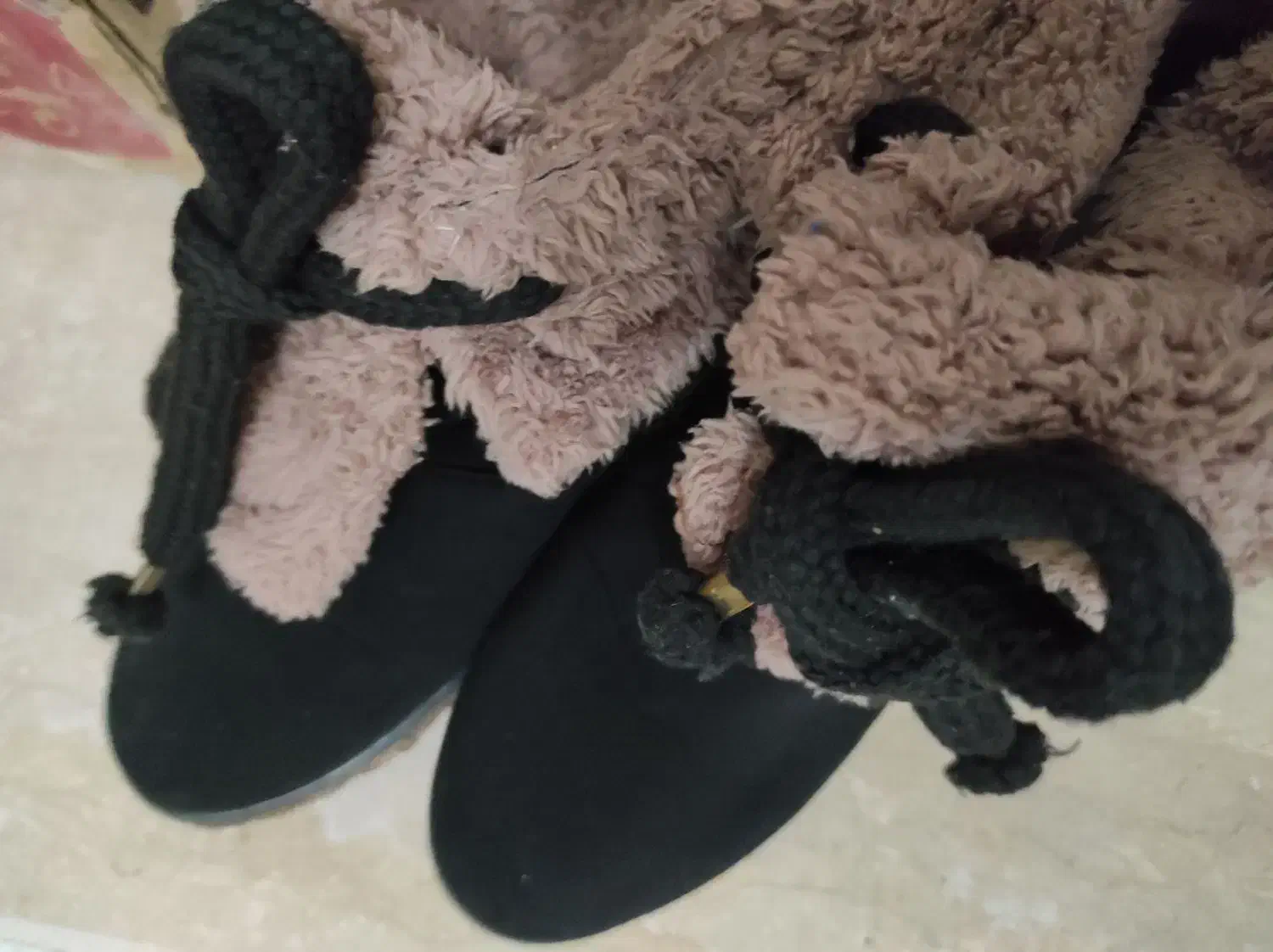 نیم پوت|کیف، کفش، کمربند|قروه, |دیوار