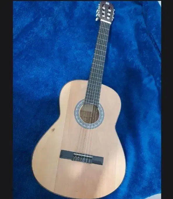 گیتار|گیتار، بیس، امپلیفایر|آستارا, |دیوار