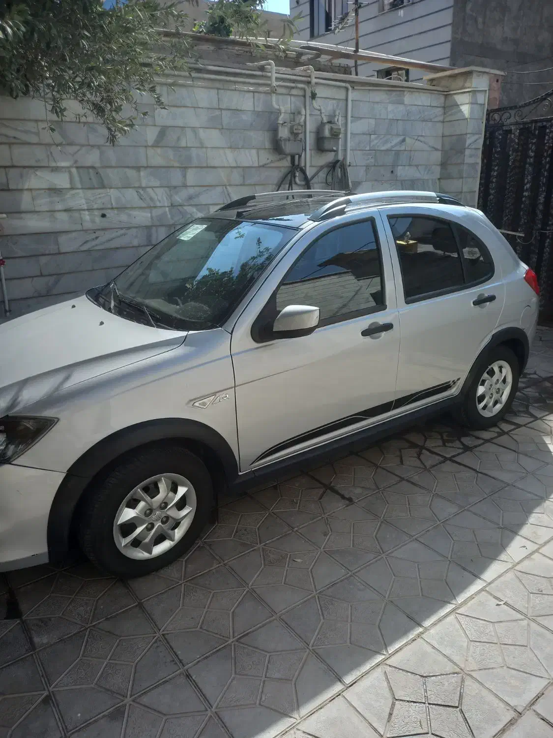 کوییک ار ۱۴۰۲ نقره ای مشکی|خودرو سواری و وانت|قرچک, زیبا شهر|دیوار