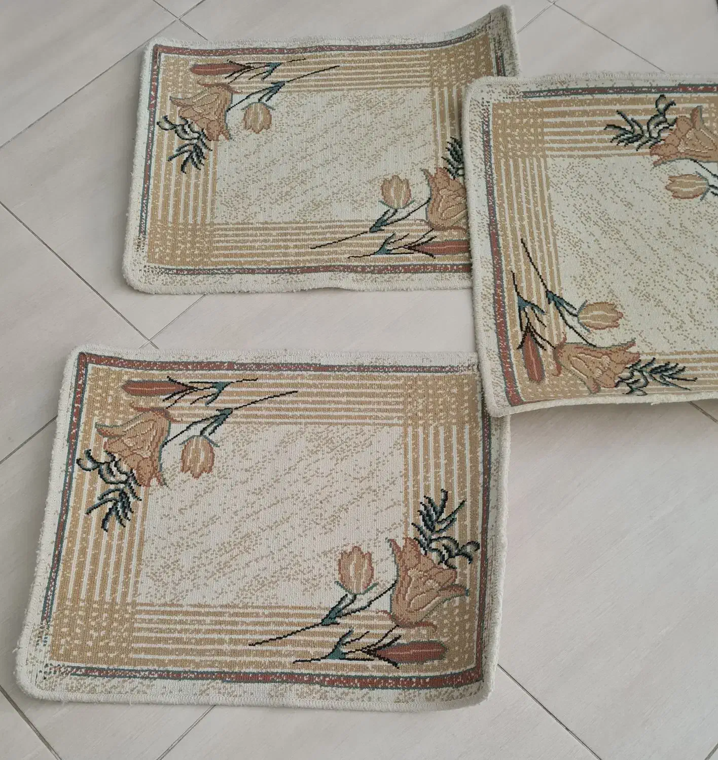 ۳عدد قالیچه کوچک|فرش|شاهینشهر, مسکن مهر|دیوار