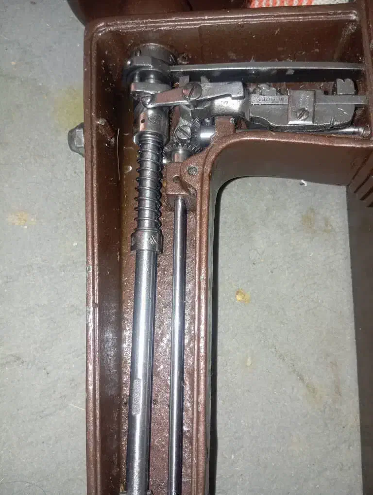 چرخ کشوک دوزی|چرخ خیاطی و ریسندگی|هیدوچ, |دیوار