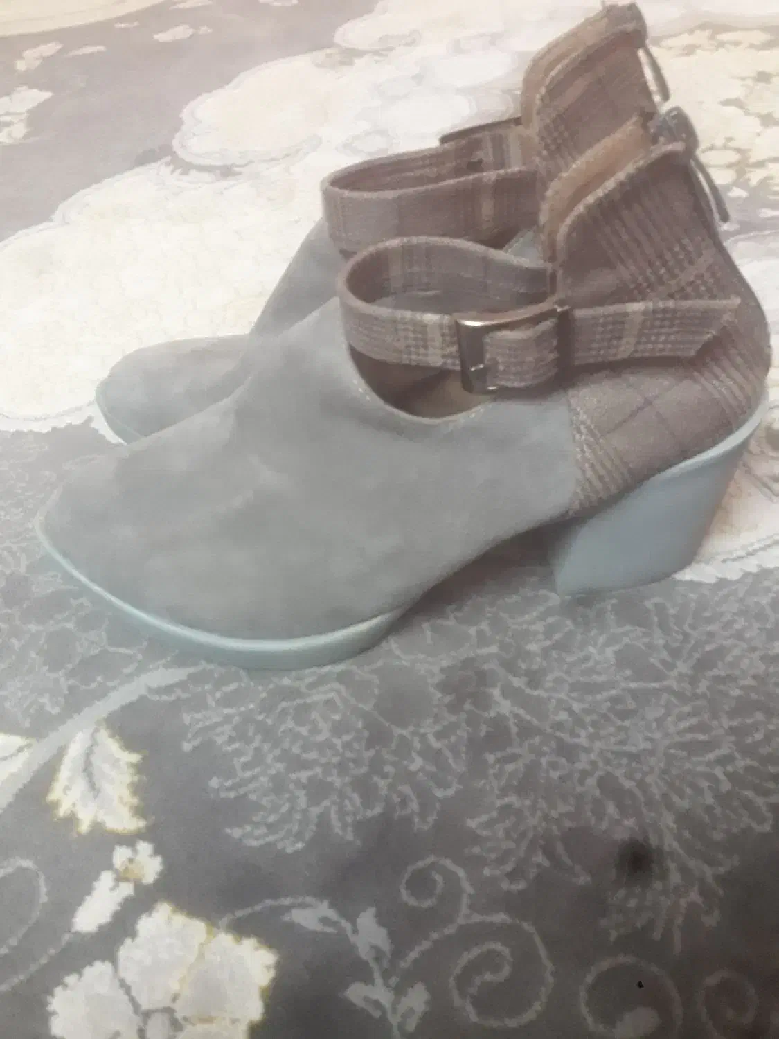 کفش|کیف، کفش، کمربند|بروجرد, |دیوار