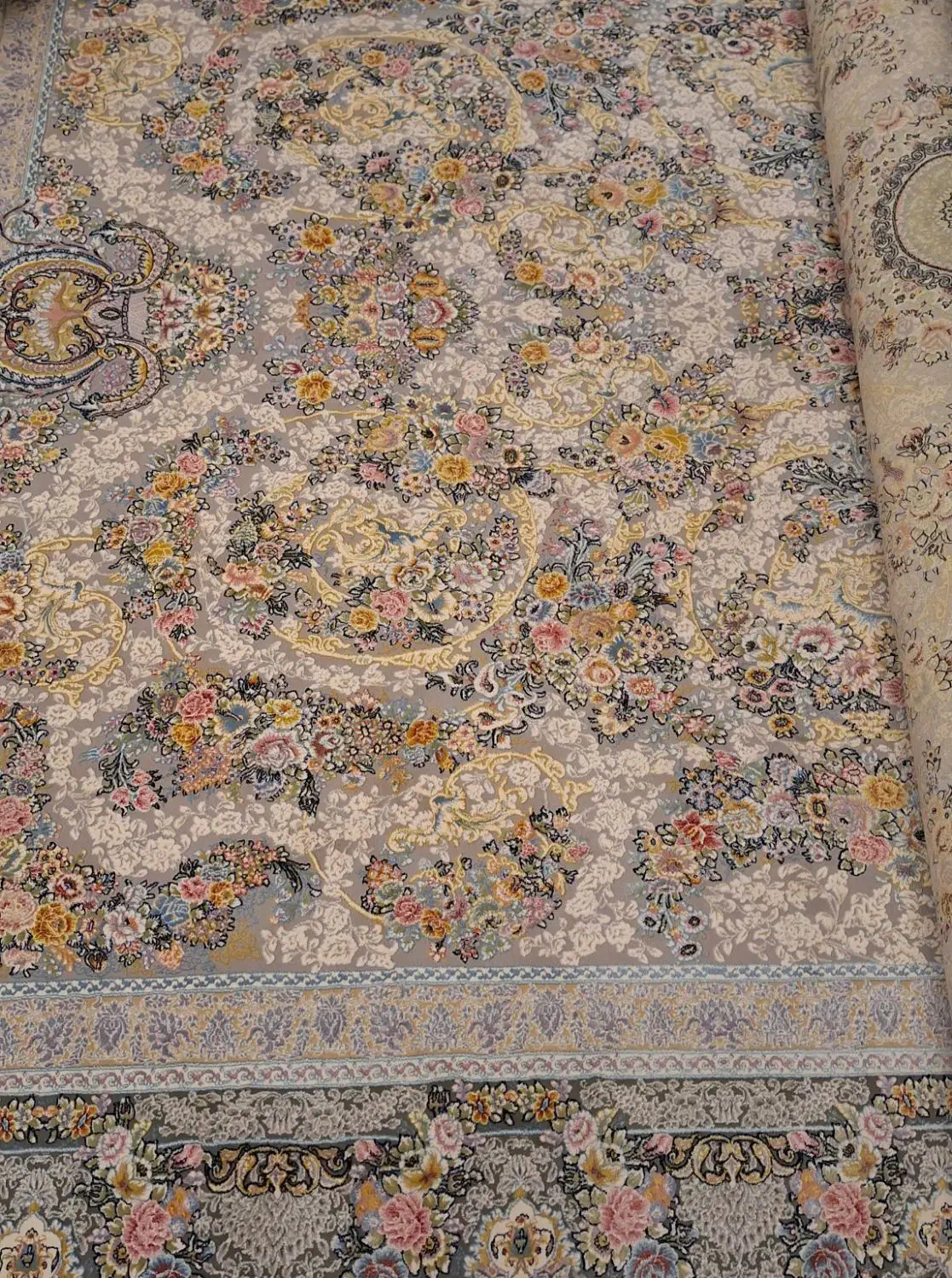 فرش ۶ متری ماشینی گل برجسته نو .|فرش|تهران, زرگنده|دیوار