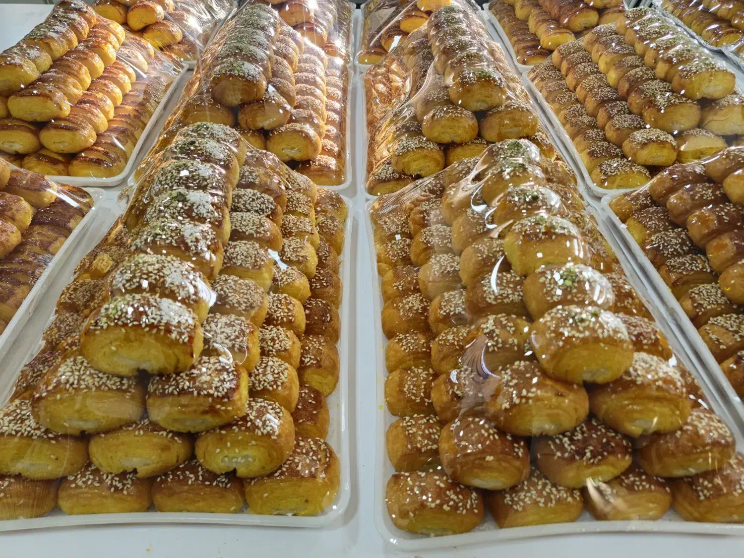 فروش عمده انواع شیرینی و...|خوردنی و آشامیدنی|لردگان, |دیوار