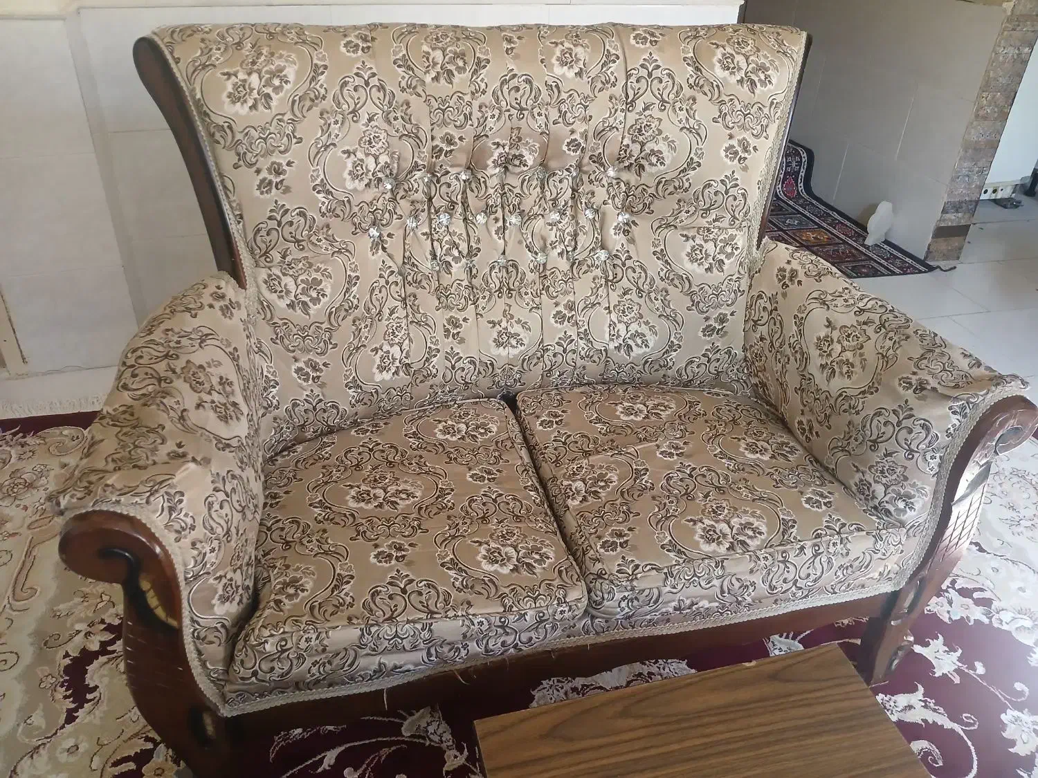 مبل سلطنتی|مبلمان خانگی و میز عسلی|کاشان, عربها|دیوار