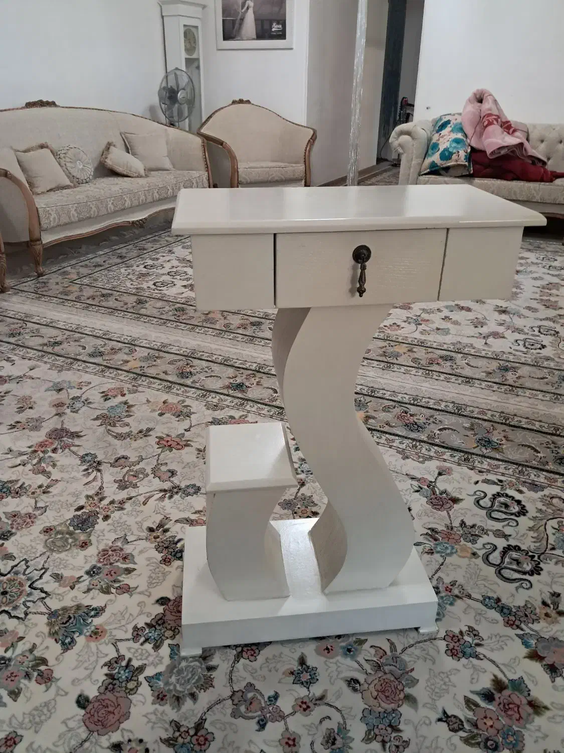 میزتلفن|میز تلفن|رشت, کوی حسینی|دیوار