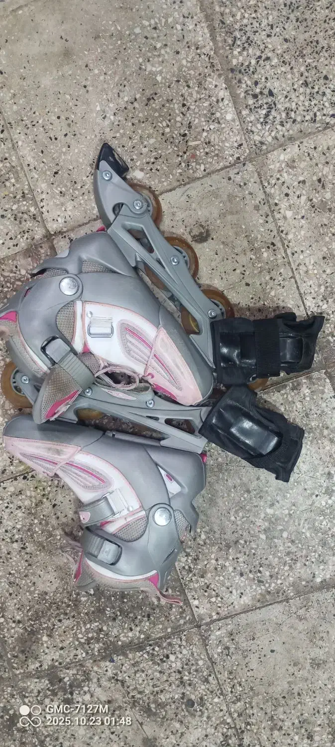 کفش اسکیت دخترانه|دوچرخه، اسکیت، اسکوتر|تهران, زعفرانیه|دیوار