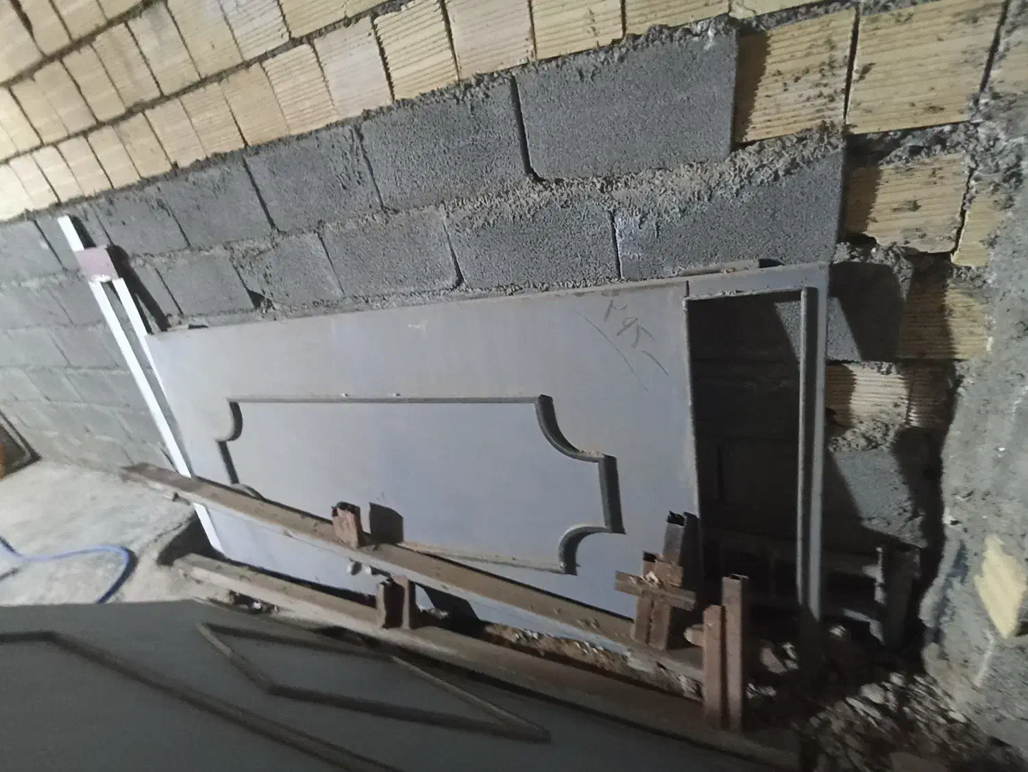 دربه حیاط 250 کیلویی طوسی|مصالح و تجهیزات ساختمان|نورآباد, |دیوار