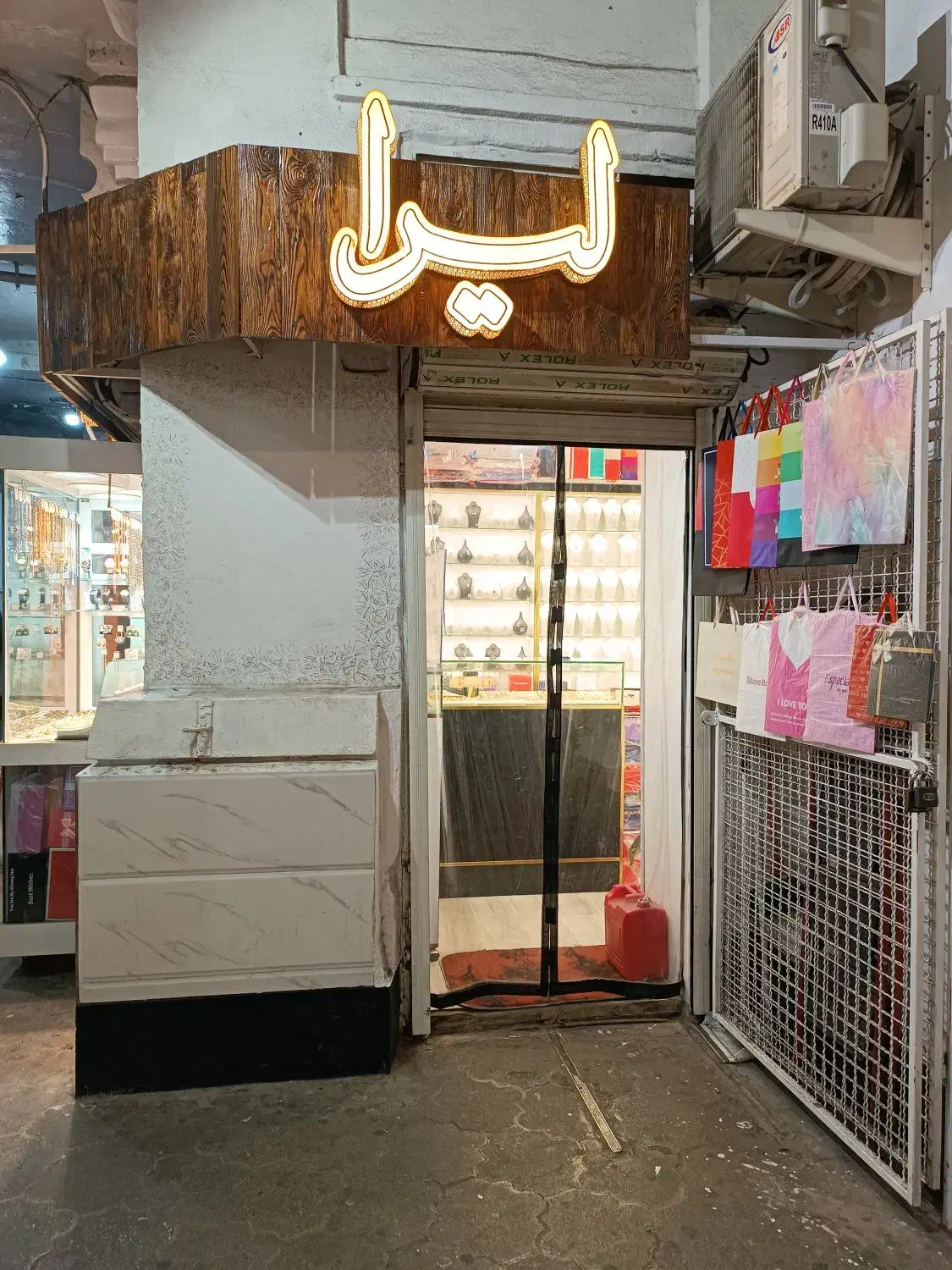 فروش سرقفلی مغازه در ابتدای شهرداری رشت/علم‌الهدی|فروش مغازه و غرفه|رشت, چله خانه|دیوار