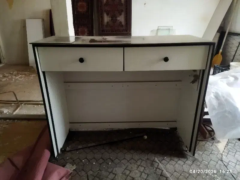 میز|میز و صندلی غذاخوری|همدان, |دیوار