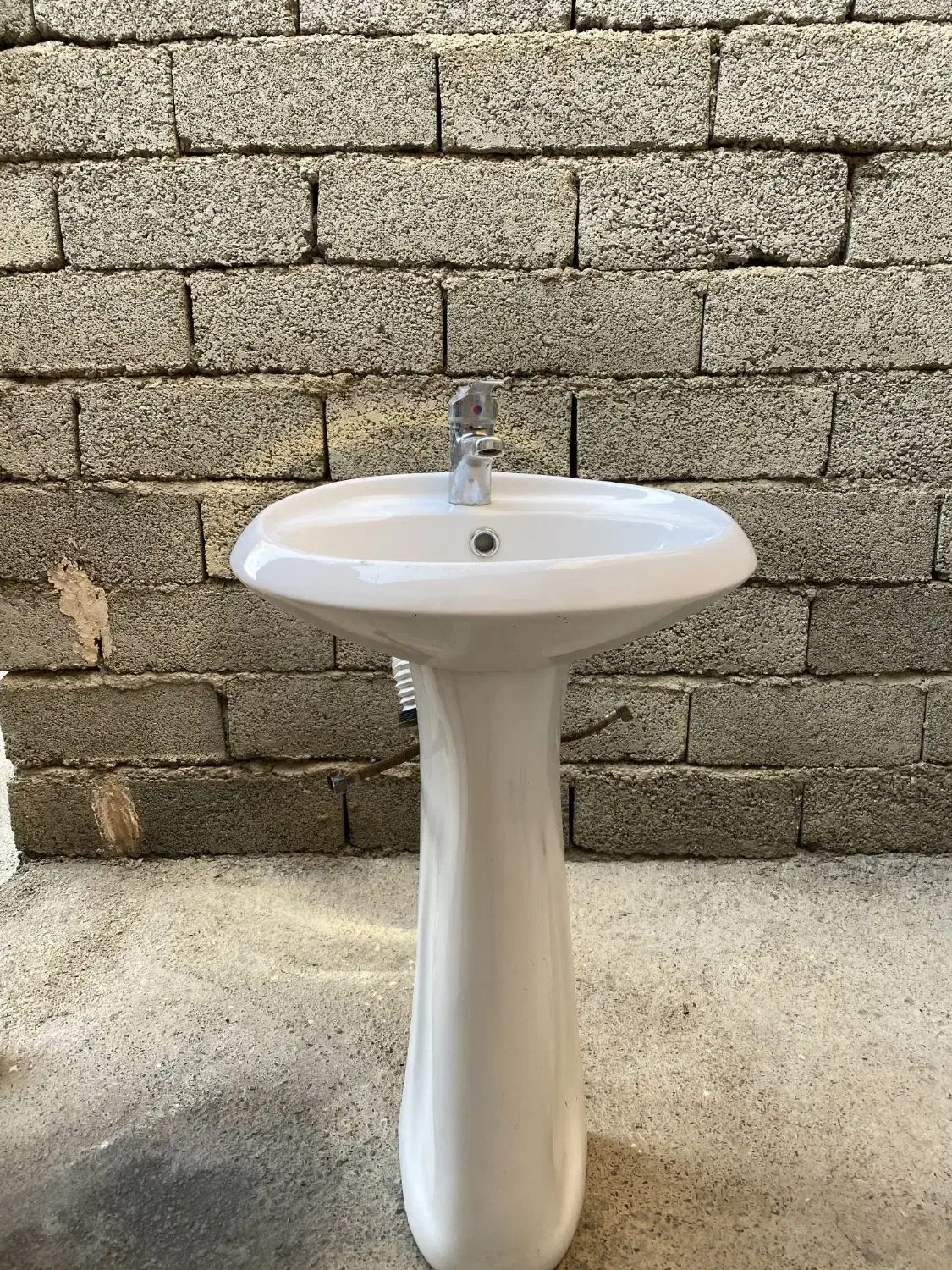 روشویی کامل همراه با شیر اهرمی ولوله فاضلاب کامل|لوازم سرویس بهداشتی|سلماس, |دیوار