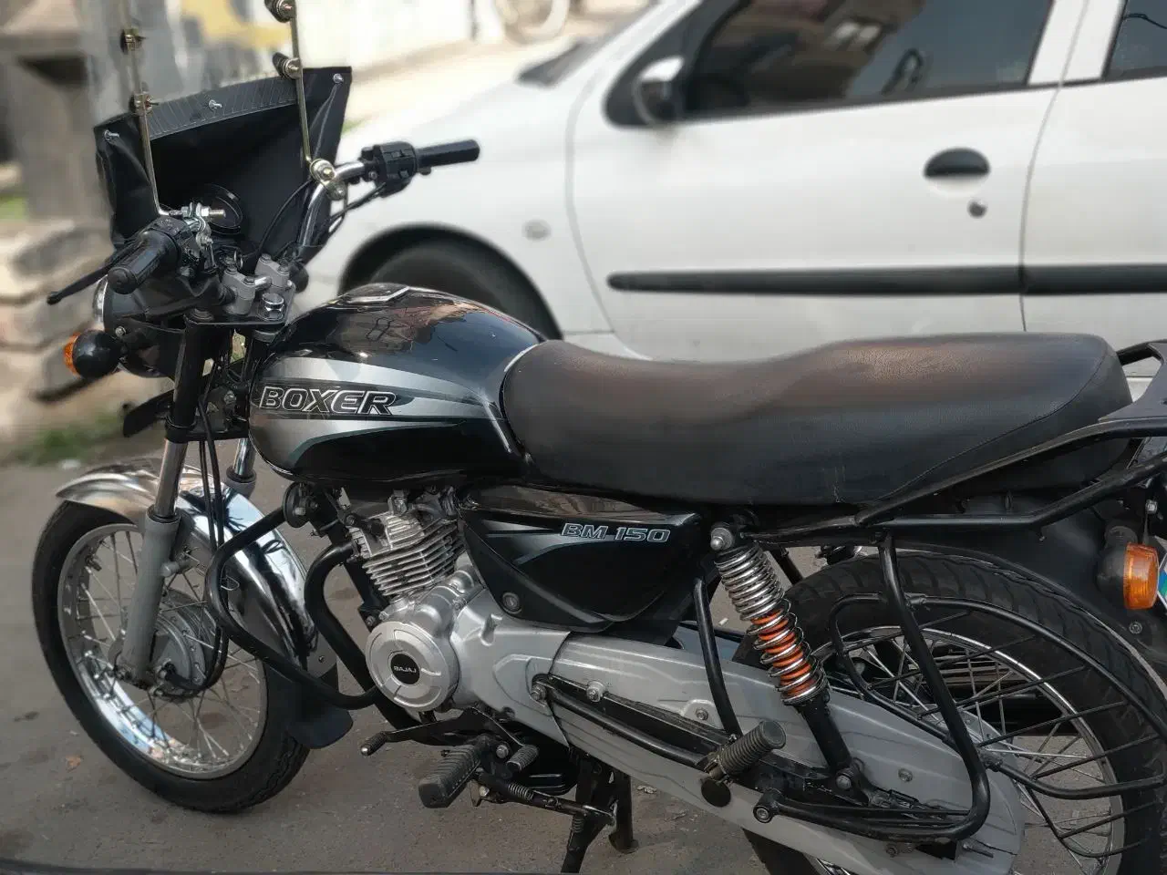 موتور باکسر اصلی باجاج ۱۵۰|موتورسیکلت|صومعه‌سرا, |دیوار