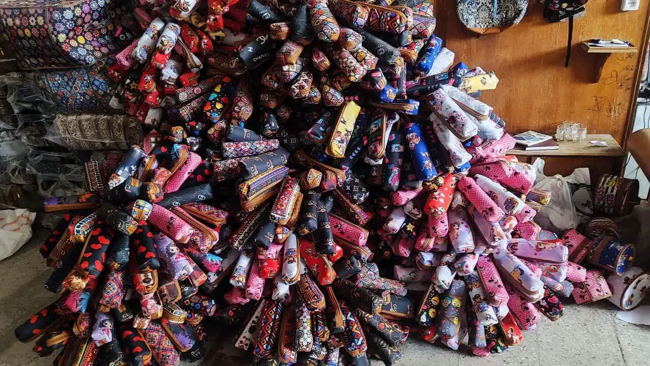 جامدادی عمده|کیف، کفش، کمربند|یزد, |دیوار